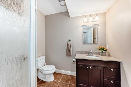 130 Panamount View Nw, Calgary, AB - Indoor Photo Showing Bathroom