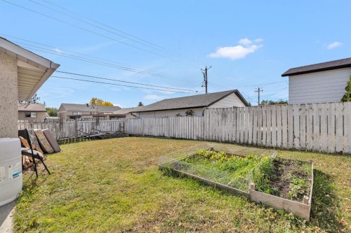 4419 Marlborough Drive Ne, Calgary, AB - Outdoor