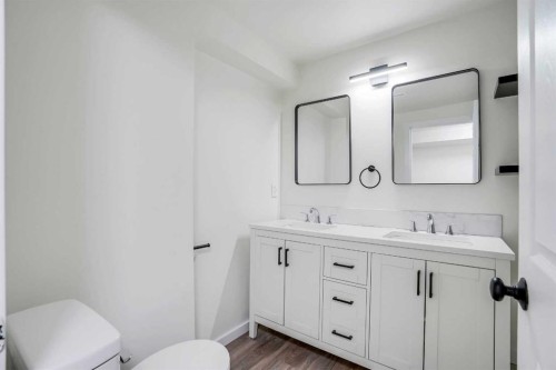 31-29066 Range Road 52, Rural Mountain View County, AB - Indoor Photo Showing Bathroom