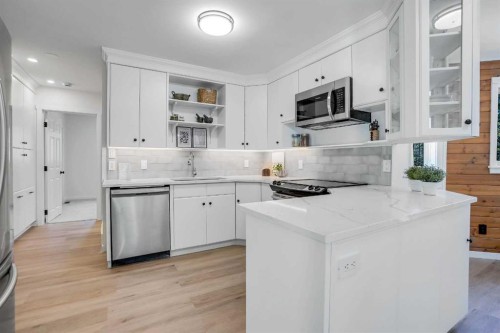 31-29066 Range Road 52, Rural Mountain View County, AB - Indoor Photo Showing Kitchen With Upgraded Kitchen