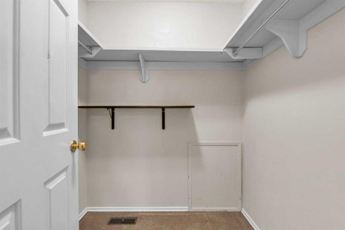 147 Scenic Way Nw, Calgary, AB - Indoor With Storage