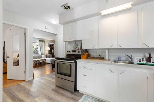 2816 18 Street Sw, Calgary, AB - Indoor Photo Showing Kitchen