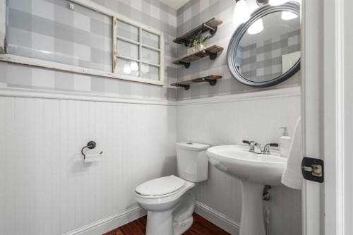 52 Canoe Road Sw, Airdrie, AB - Indoor Photo Showing Bathroom