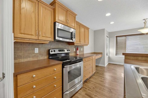332 Sagewood Landing Sw, Airdrie, AB - Indoor Photo Showing Kitchen