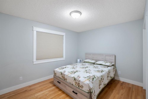 169 Coral Sands Terrace Ne, Calgary, AB - Indoor Photo Showing Bedroom