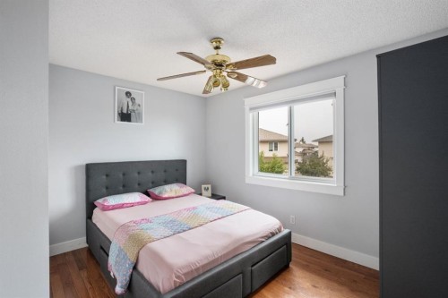 169 Coral Sands Terrace Ne, Calgary, AB - Indoor Photo Showing Bedroom