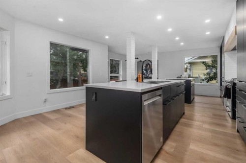 129 Sundown Place Se, Calgary, AB - Indoor Photo Showing Kitchen With Upgraded Kitchen