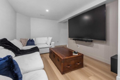 129 Sundown Place Se, Calgary, AB - Indoor