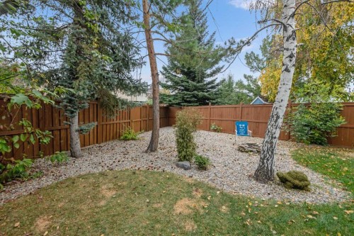 129 Sundown Place Se, Calgary, AB - Outdoor
