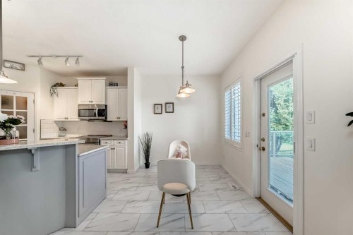 82 Mt Gibraltar Heights Se, Calgary, AB - Indoor Photo Showing Kitchen
