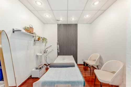 82 Mt Gibraltar Heights Se, Calgary, AB - Indoor