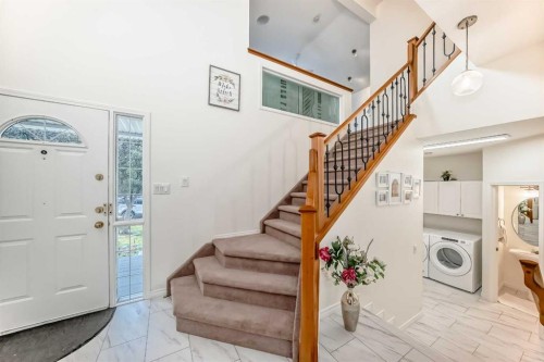 82 Mt Gibraltar Heights Se, Calgary, AB - Indoor Photo Showing Other Room