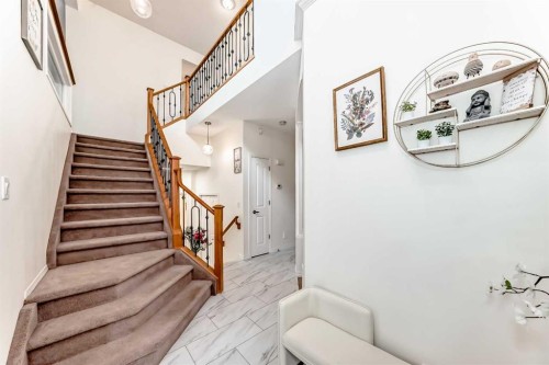 82 Mt Gibraltar Heights Se, Calgary, AB - Indoor Photo Showing Other Room