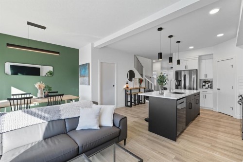 220 Heritage Heights  Cochrane, AB T4C 3A7