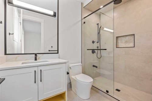12 Vardana Place Nw, Calgary, AB - Indoor Photo Showing Bathroom