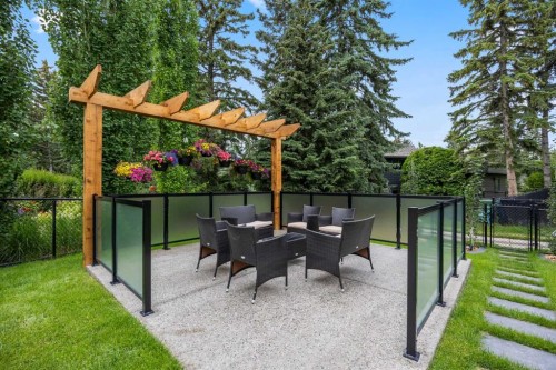 12 Vardana Place Nw, Calgary, AB - Outdoor