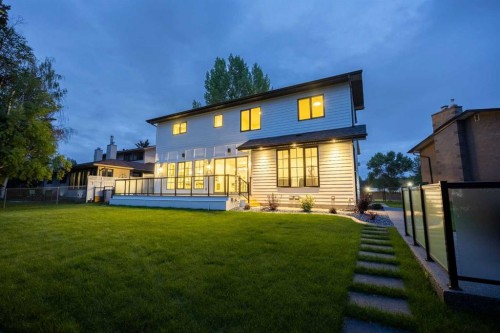 12 Vardana Place Nw, Calgary, AB - Outdoor