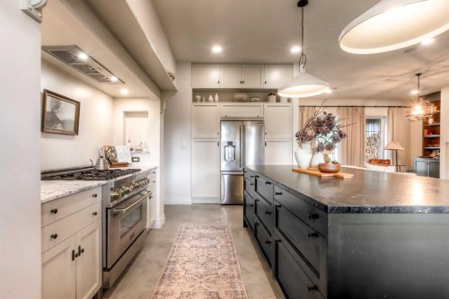 11-29327 Range Road 52, Rural Mountain View County, AB - Indoor Photo Showing Kitchen With Upgraded Kitchen