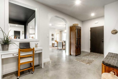 11-29327 Range Road 52, Rural Mountain View County, AB - Indoor