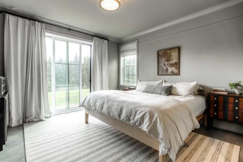 11-29327 Range Road 52, Rural Mountain View County, AB - Indoor Photo Showing Bedroom