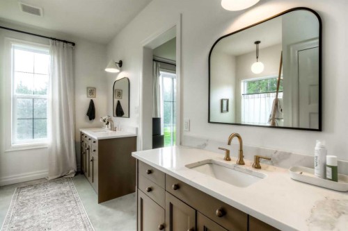 11-29327 Range Road 52, Rural Mountain View County, AB - Indoor Photo Showing Bathroom