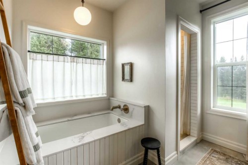 11-29327 Range Road 52, Rural Mountain View County, AB - Indoor Photo Showing Bathroom