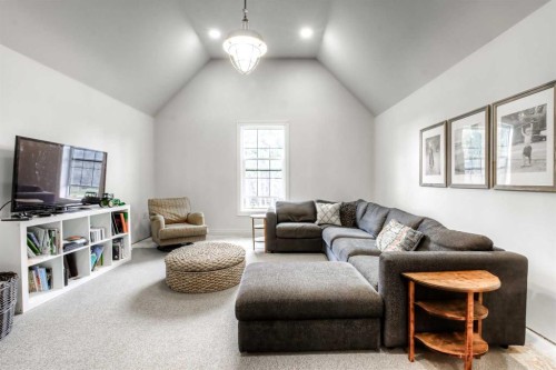 11-29327 Range Road 52, Rural Mountain View County, AB - Indoor Photo Showing Living Room