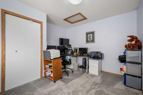 147 Somervale Park Sw, Calgary, AB - Indoor Photo Showing Office