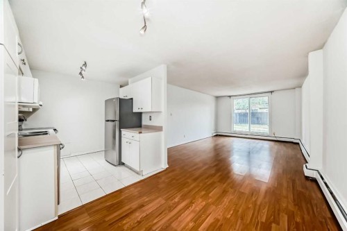 4A-80 Galbraith Drive Sw, Calgary, AB - Indoor Photo Showing Kitchen