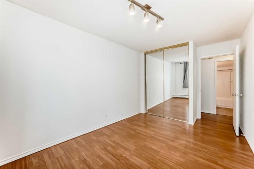 4A-80 Galbraith Drive Sw, Calgary, AB - Indoor Photo Showing Other Room