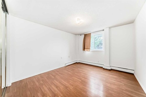 4A-80 Galbraith Drive Sw, Calgary, AB - Indoor Photo Showing Other Room