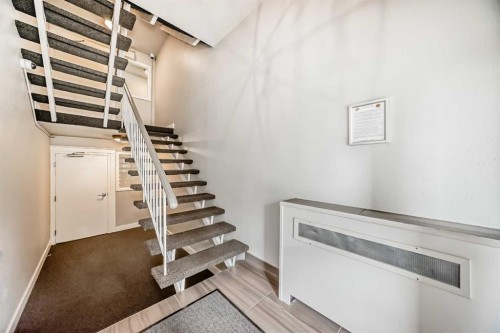 4A-80 Galbraith Drive Sw, Calgary, AB - Indoor Photo Showing Other Room