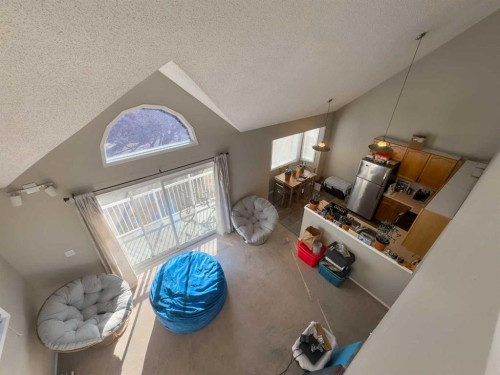 3 Alberta Avenue, Okotoks, AB - Indoor Photo Showing Other Room