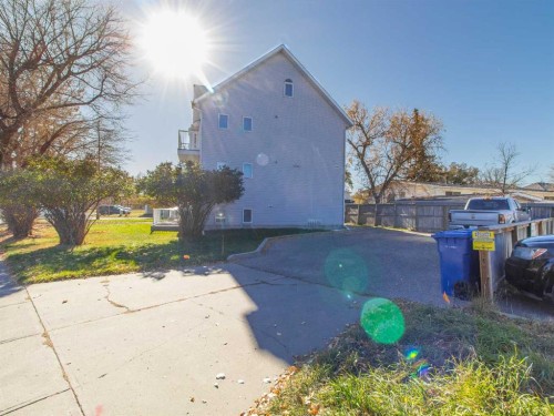 3 Alberta Avenue, Okotoks, AB - Outdoor