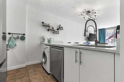 607-738 3 Avenue Sw, Calgary, AB - Indoor Photo Showing Laundry Room