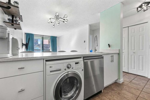 607-738 3 Avenue Sw, Calgary, AB - Indoor Photo Showing Laundry Room