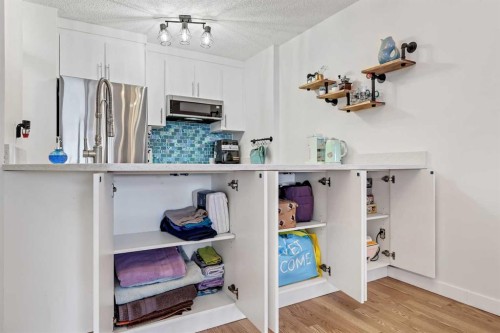 607-738 3 Avenue Sw, Calgary, AB - Indoor Photo Showing Kitchen