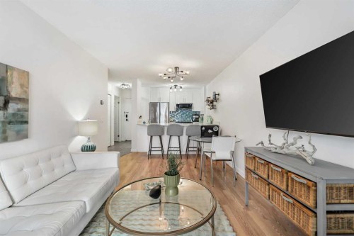 607-738 3 Avenue Sw, Calgary, AB - Indoor Photo Showing Living Room