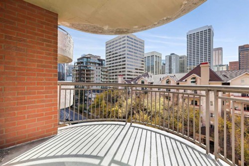607-738 3 Avenue Sw, Calgary, AB - Outdoor With Balcony With Exterior