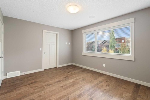 1-4728 17 Avenue Nw, Calgary, AB - Indoor Photo Showing Other Room