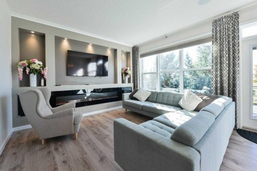 28 Auburn Glen Close Se, Calgary, AB - Indoor Photo Showing Living Room