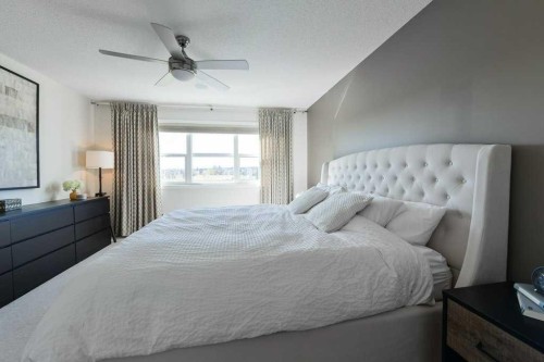 28 Auburn Glen Close Se, Calgary, AB - Indoor Photo Showing Bedroom