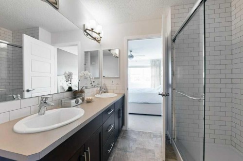 28 Auburn Glen Close Se, Calgary, AB - Indoor Photo Showing Bathroom