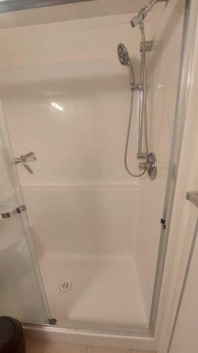 4207-755 Copperpond Boulevard Se, Calgary, AB - Indoor Photo Showing Bathroom