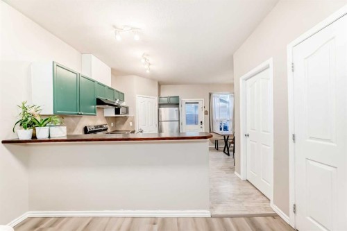 402-2066 Luxstone Boulevard Sw, Airdrie, AB - Indoor