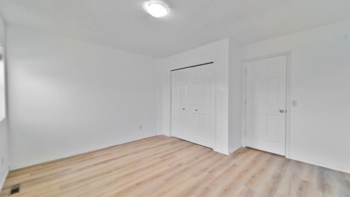 215 Taravista Drive, Calgary, AB - Indoor Photo Showing Other Room