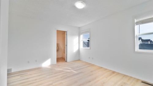 215 Taravista Drive, Calgary, AB - Indoor Photo Showing Other Room