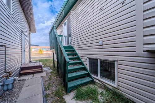 215 Taravista Drive, Calgary, AB - Outdoor With Exterior