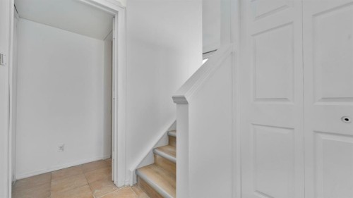 215 Taravista Drive, Calgary, AB - Indoor Photo Showing Other Room