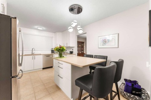 48 Thornwood Close Nw, Calgary, AB - Indoor